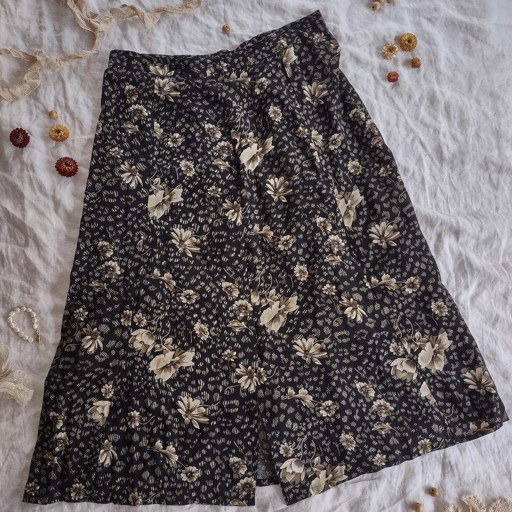 Sag Harbor Black Floral Midi Skirt